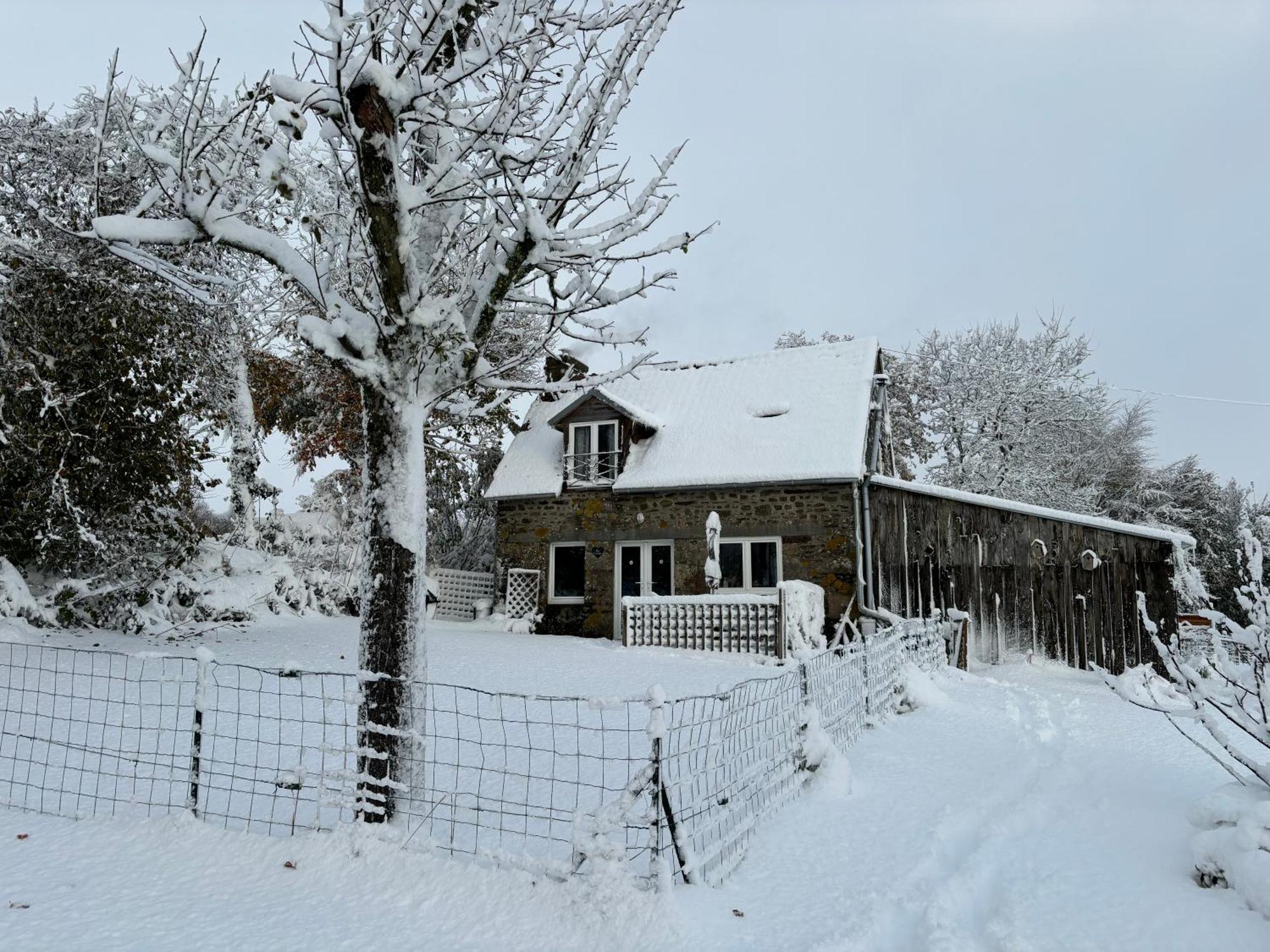Ferme De Noyes Cottage Sourdeval Exterior photo